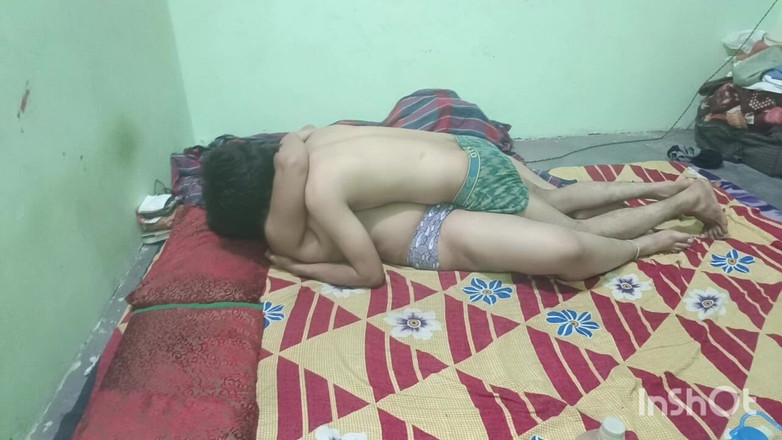 Sexgarl84: Saya meninggalkan teman wanita saya di bilik saya.