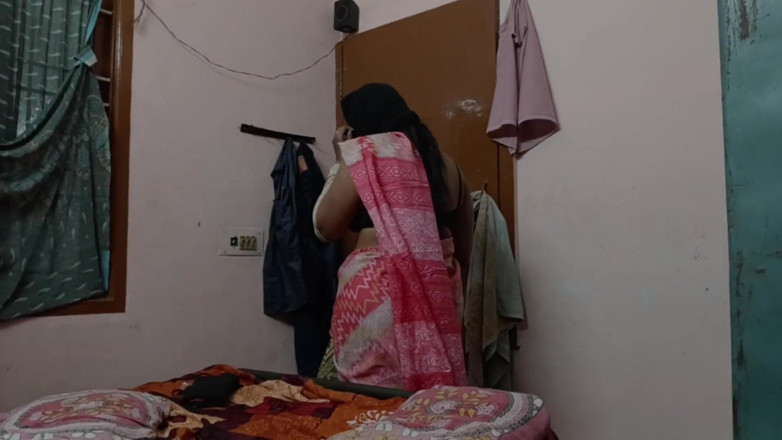 Benita sweety: Tamil karı koca yatakta ateşli misyoner seks