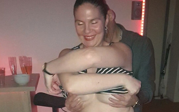 Tania 1988: Je me fais baiser devant mon mari