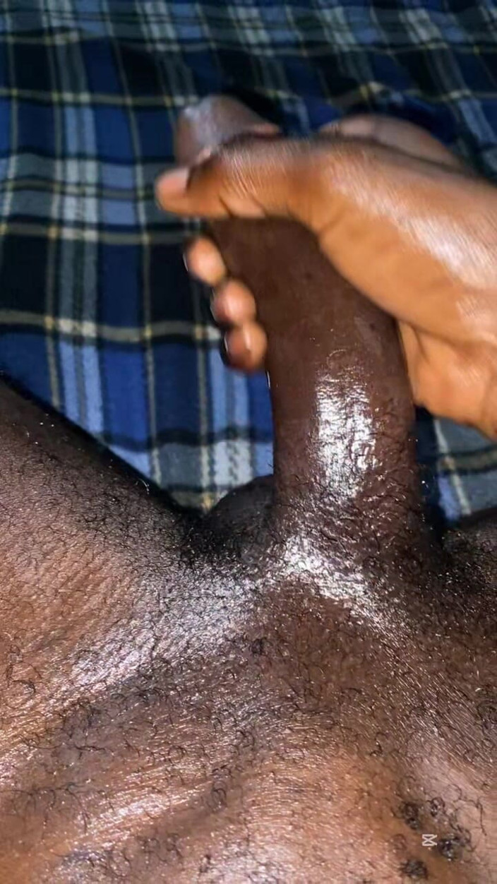 Slimniqqa: Thug BBC Shoots a Massive Cumload