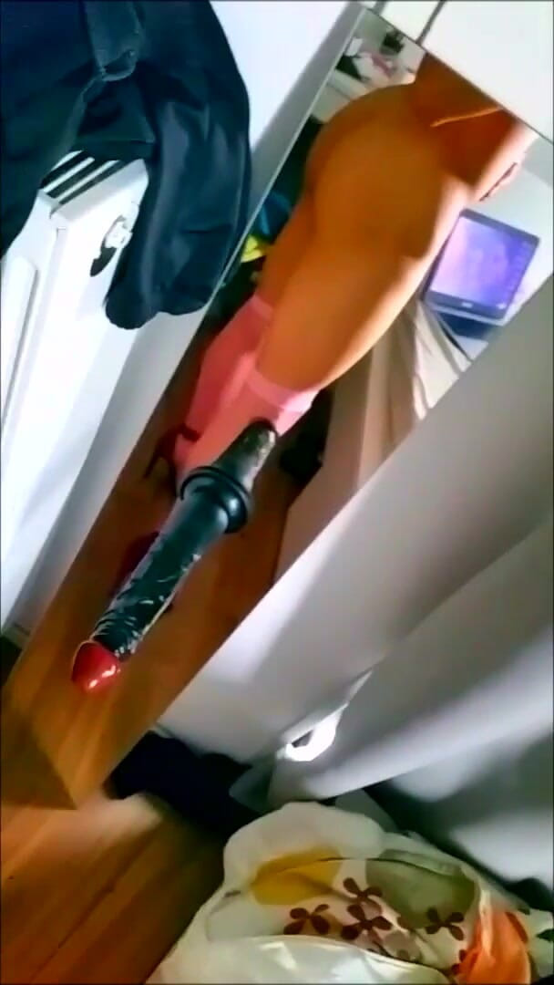KittyHot: Sissy kitty huge cock bulge
