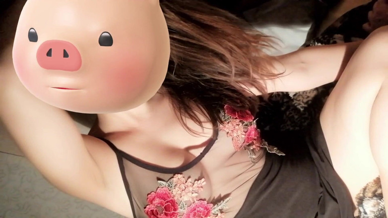 My Fetish Girl: Поросенка получает удовольствие от оргазма в Хэллоуин