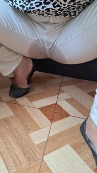 Pissing Girl