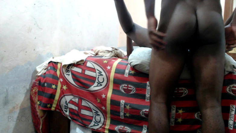 Black African 007: Un vagin sexy qui rend tout le monde fou, partie 4