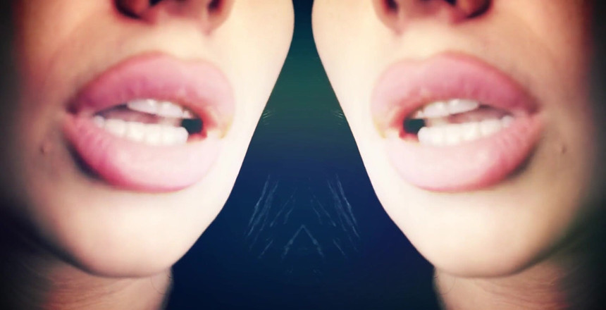 Goddess Misha Goldy: Udělám tě třikrát! Budu tě škádlit svou plivkou, ústy a rty! Svést...