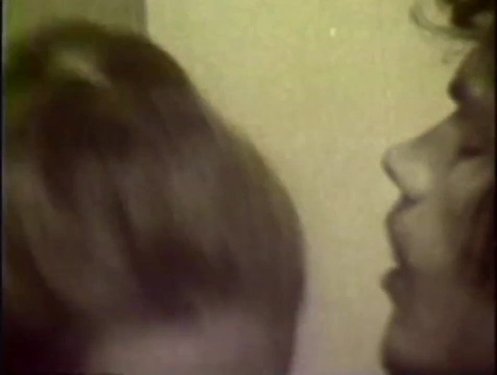 Vintage megastore: Retro velká prsa brunetka šuká hubeného chlapa