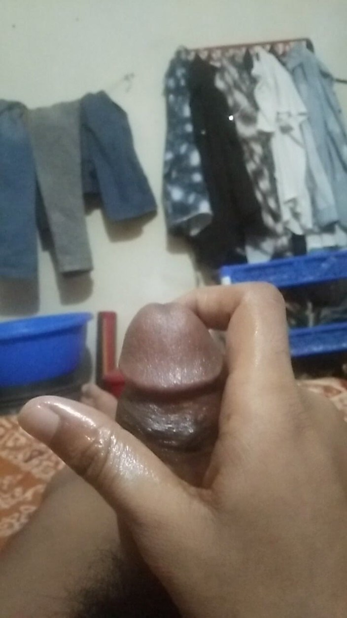 Viral_tiktokar: I Got a Handjob in My Room.