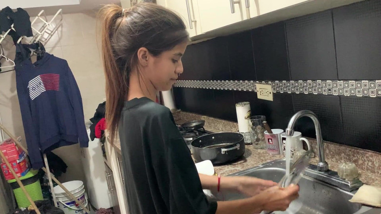 TUflacasex123: Adik tiri mengusik saya setiap kali kami di rumah bersendirian