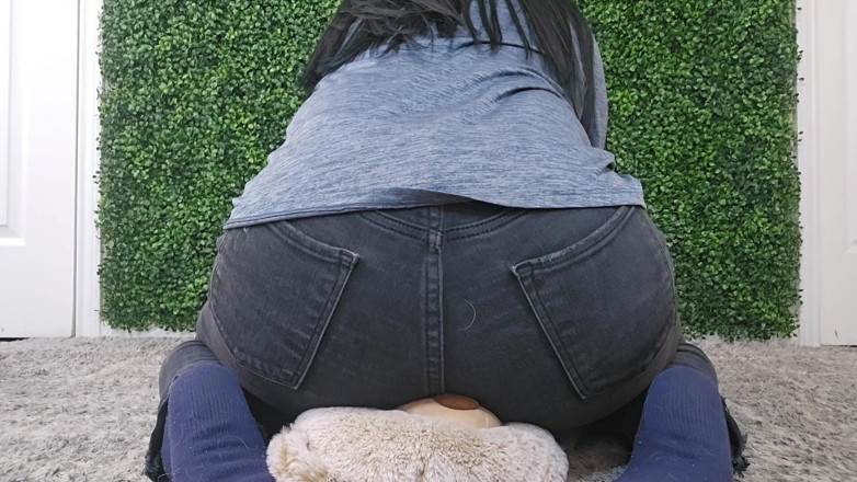 Julia Ryan: Gezicht scheten latend op mijn Teddy