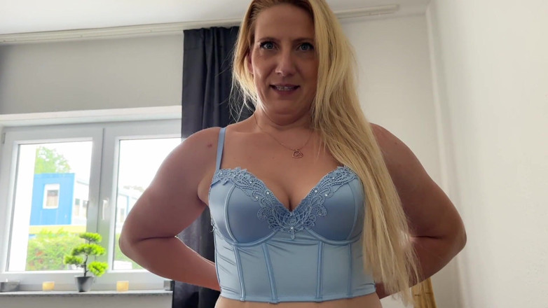Julia-Winter: Livecam Session Aborted - I Needed a Real Cock!
