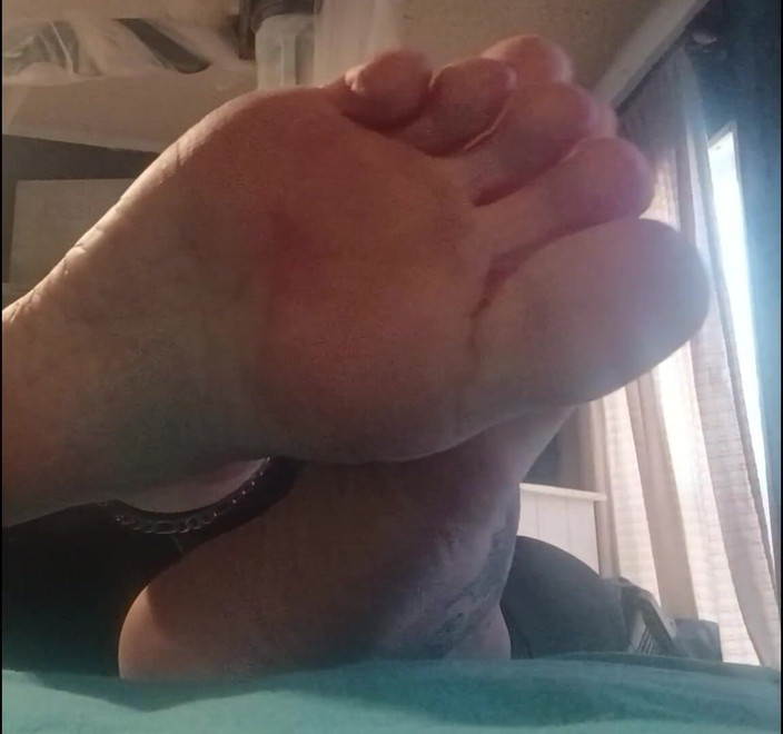 Longtoes45: Розмова ногами