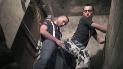 FETISH BDSM STUDIO: Sesso duro con ragazzi sking con umiliazione e pugno di...