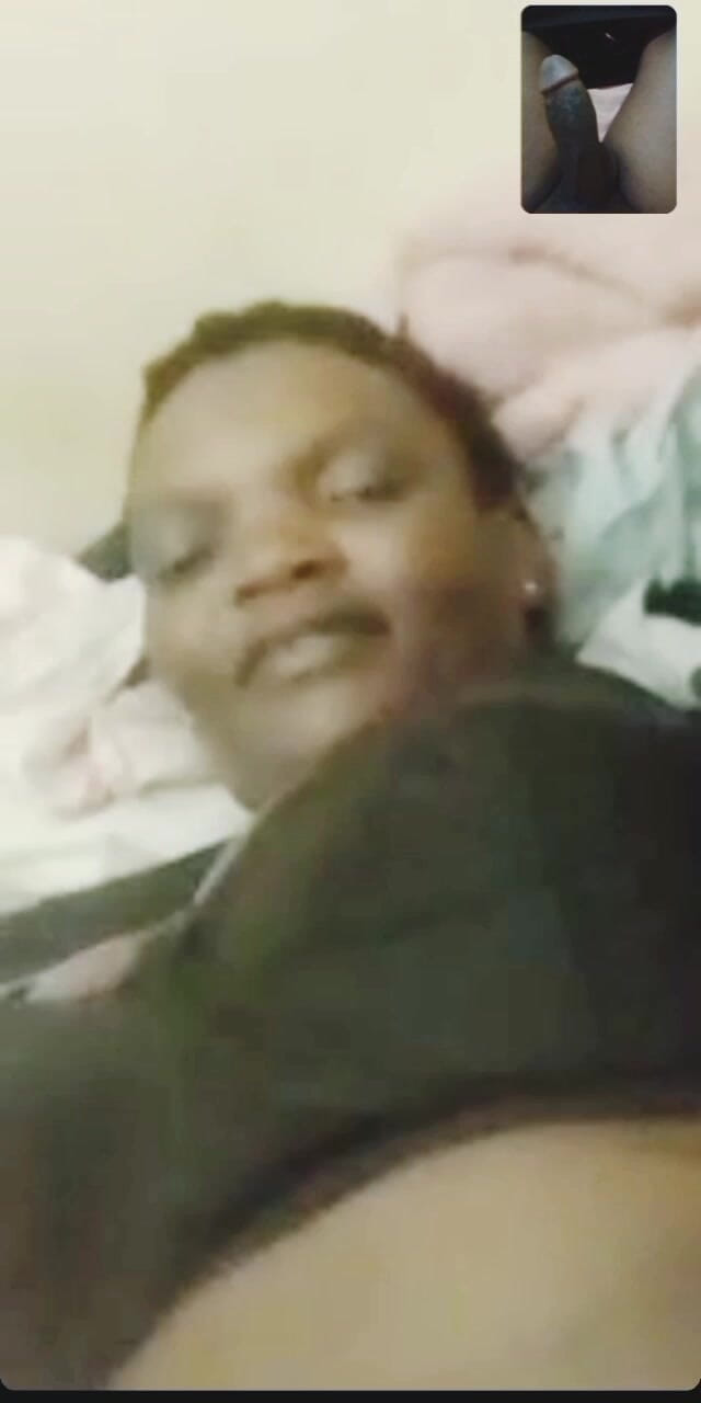 Me and my new slut: Mẹ kế da đen hứng tình thủ dâm trên cuộc gọi...