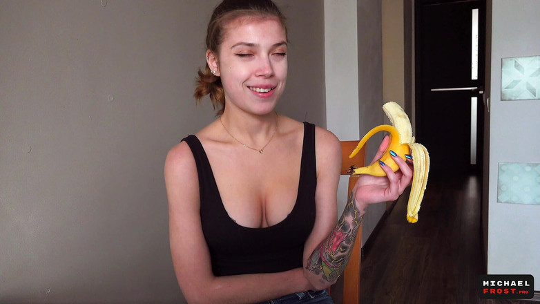 Michael Frost Pro: 義理の妹は義理の兄のペニスを夢見て、現実に試してみることにしました