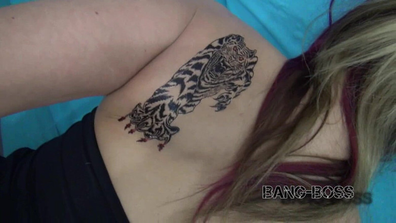 Bang-Boss: O tânără curvă deflorată anal