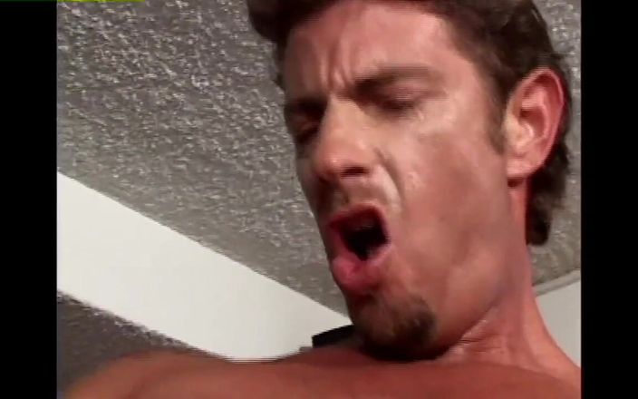 Heatwave Porn: The B**st Within, भाग 1