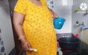 Hot bhabi: Indian Desi Aunty Nude Shower in Bathroom