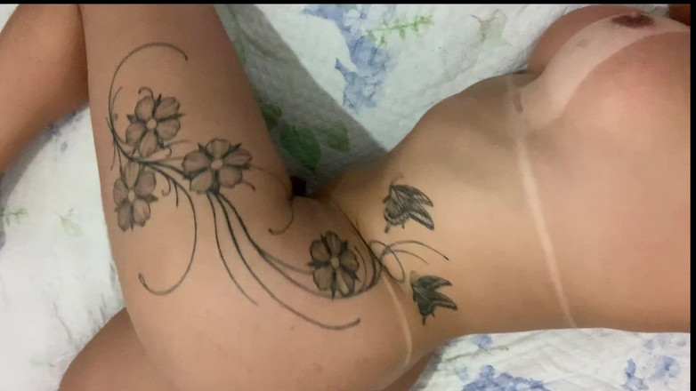 Agatha Lyra: 昼食時の熱い手コキ。