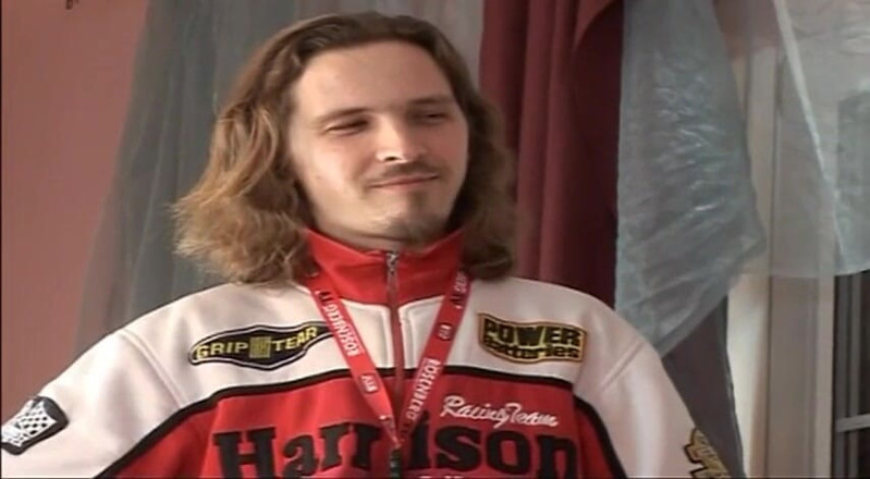 Worldwide X: Ung man hetsar mig