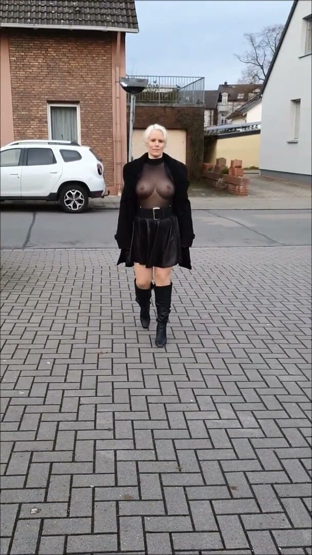 UserBitch1: Neujahrsspaziergang Durch Den Ort