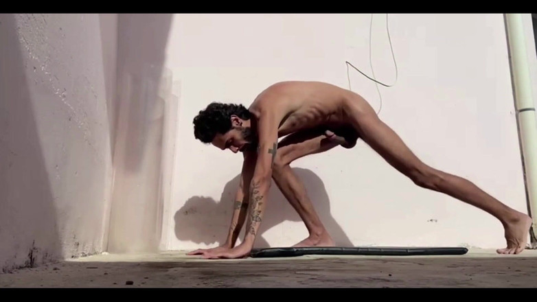 arabeputo: Regangan di pagi yang teruja.