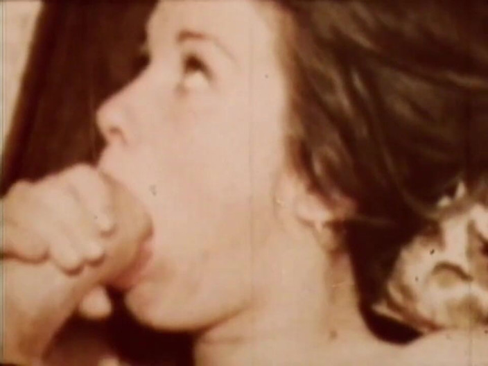 Vintage Usa: Büyük yarağı alıyor ve gülümsüyor