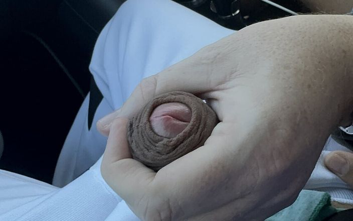 Kadu: Ten chlap z Uberu mě nechal ukázat mého ptáka a...