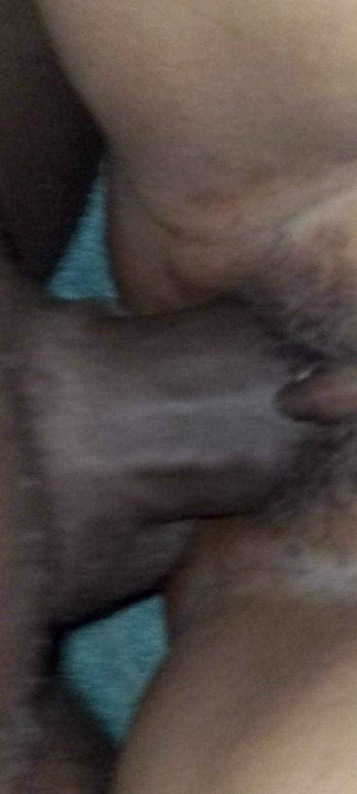 Sex and cum inside: Джанет грає з великим членом