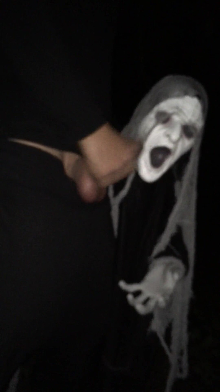 Idmir Sugary: 户外幽灵之夜 - 怪物上的大量射精