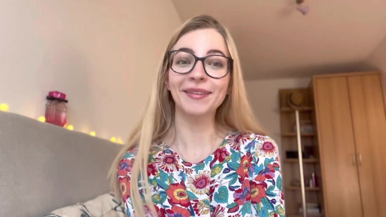 Goddess_Bella_Rae: How to Make a Dominatrix Interested