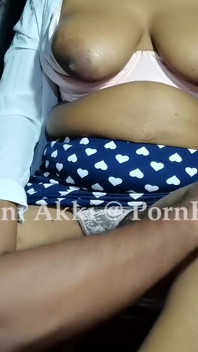 Srílanský sex s doktorem prstění orgasmus |