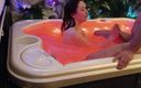 PeMy studio: Meine freundin mit der frechen Aleya sun in einem whirlpool...