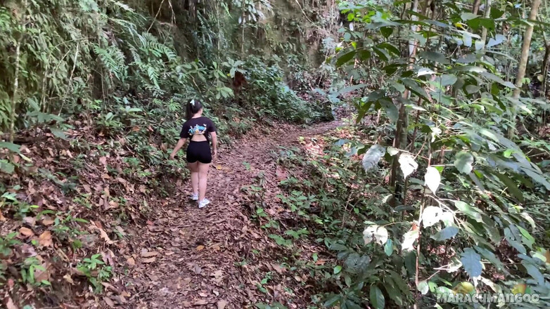 Maracumangoo: Rande na kouzelném a vzdáleném místě s dobrodruhem končí sexem...