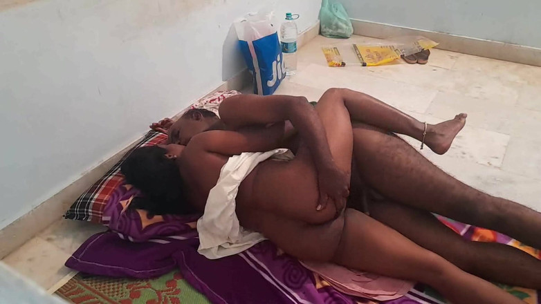 Desi palace: La domestica in un porno fatto in casa