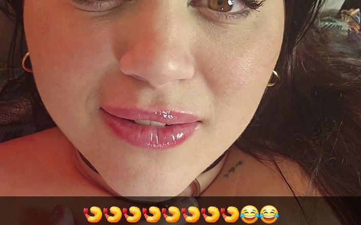 LuciaLatinaGomez: Latina ex-namorada envia fotos diárias humilhando seu pau pequeno