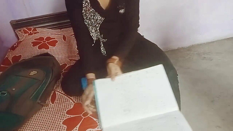 YOURAMRITA04: Fata studentă s-a futut dur cu profesorul în timpul coching Cear...