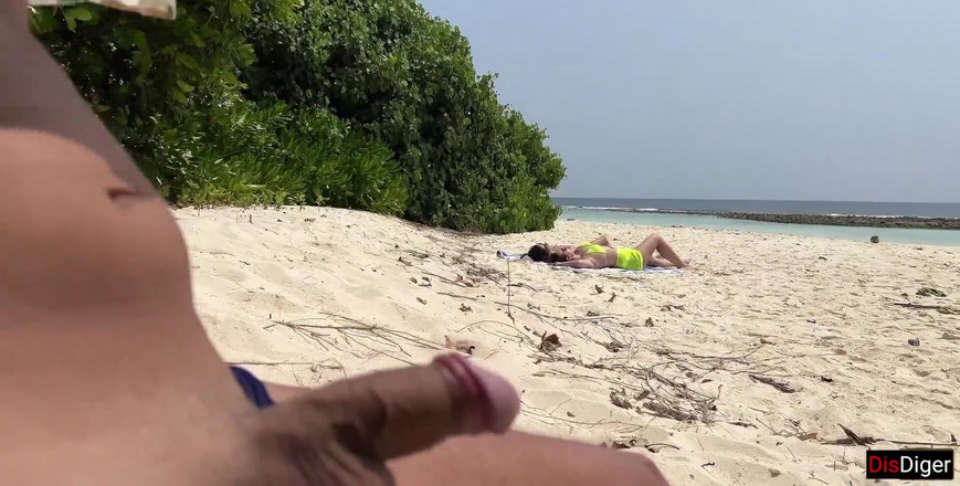 Dis Diger: Perverzní honí prsatou MILFku a její nevlastní dceru a stříká...