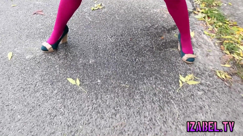 Izabel tv: Outdoor pantyhose play and pee trough pantyhose