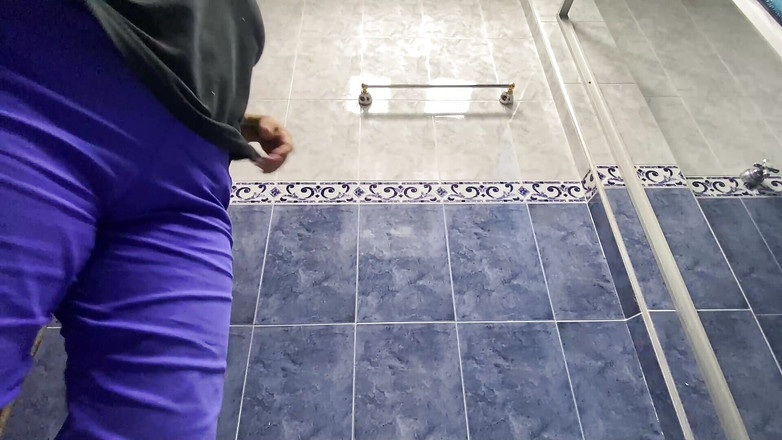 irina69star: バスルームの美容師へのアマチュアカメラ