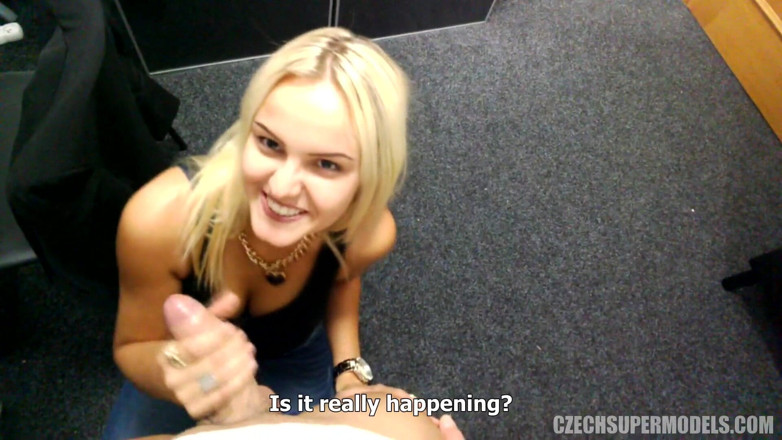 Czech Supermodels: Supermodele cehe 30: Michaela: curvă blondă care suge pula are parte...