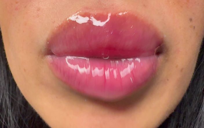 Asmr_mouth: Les cumropes blancs comme mon lipgloss