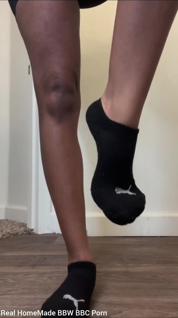 Super sexy ebony cuties: Striptiz stymulujący moją łechtaczkę z różdżką wibrator squirting orgazmy