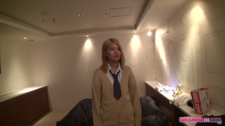 Creampie In Asia: Trio met Sumire. Realcollege uniform, trio en creampie