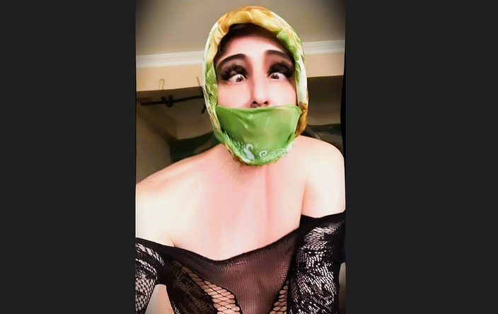 cd_aysemmm: Він був занадто великий для моєї маленької дірки