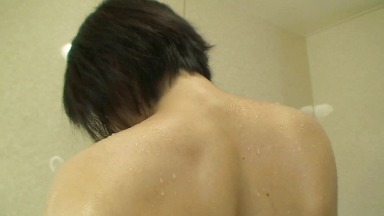 Asiatiques: Sprcha v koupelně a dobré kouření