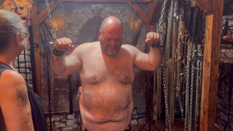 blackberrymilf: Lanisterbear Gets Put Back Into Ball Buster Part 2
