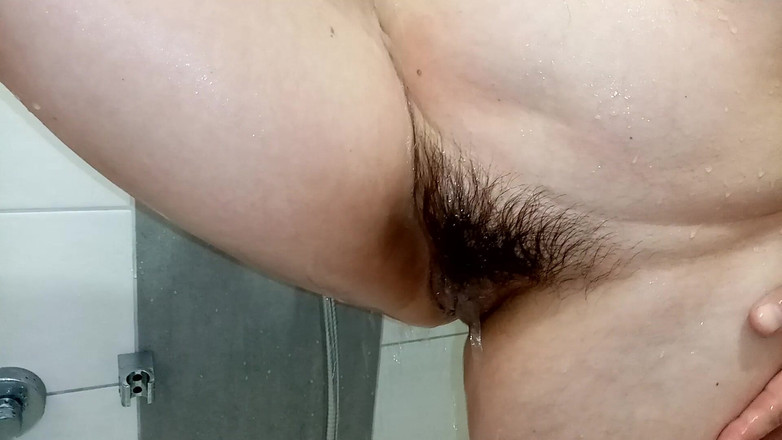 Gottini44: 人妻洗阴户