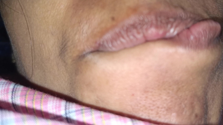 Ilakkiya: Горячая студентка