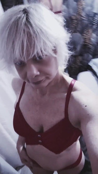 Ein kleiner versuch meiner neuen sexy dessous.