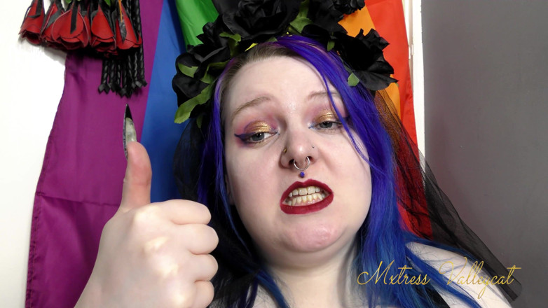 Mxtress Valleycat: Blow my nails